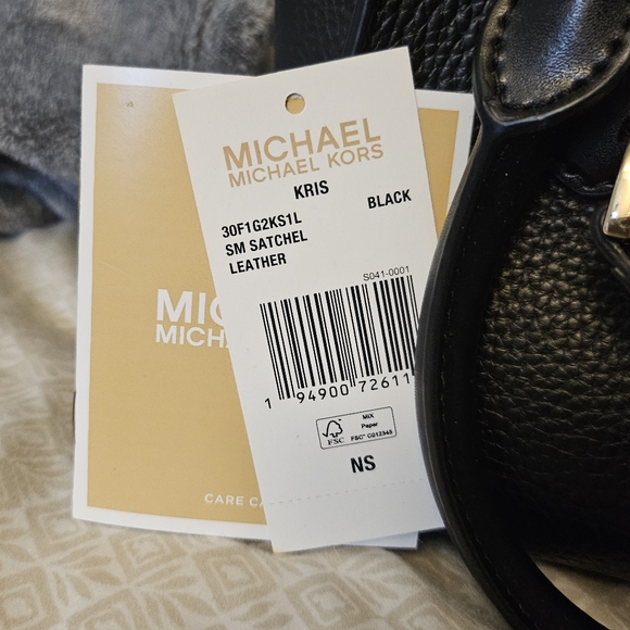 Small Pebbled Michael Kors Black Satchel - Picture 4 of 12